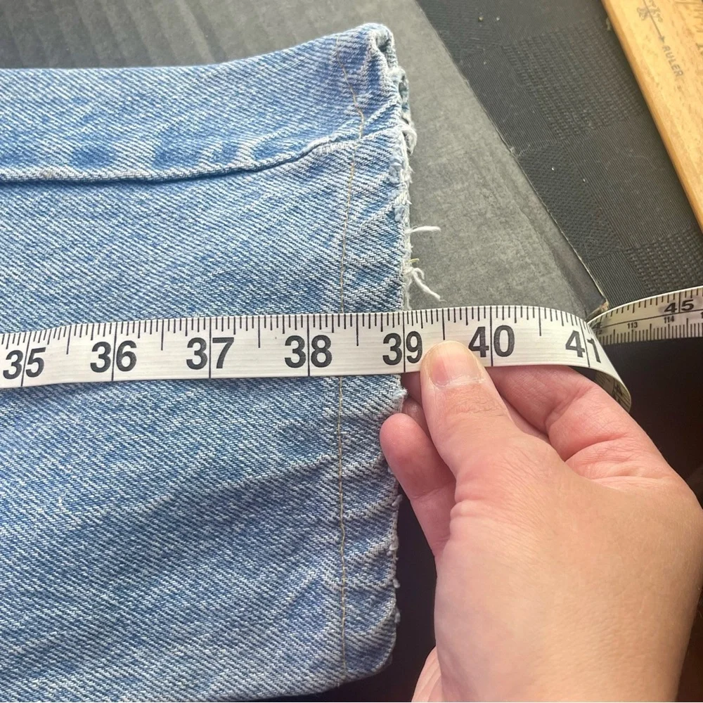 Lee Men's Relaxed Fit Light Blue Jeans - Picture 8 of 9